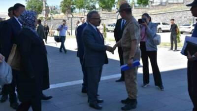 Şanlıurfa’nın Siverek ilçesi ile Kahramanmaraş’ta meydana gelen okul saldırılarının ardından