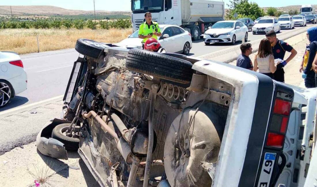 Ters dönen otomobildeki 8 aylık bebek hayatını kaybetti Gaziantep’te kontrolden çıkıp refüje düşerek ters dönen otomobildeki 8 aylık