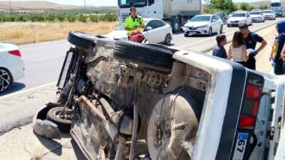 Gaziantep’te kontrolden çıkıp refüje düşerek ters dönen otomobildeki 8 aylık