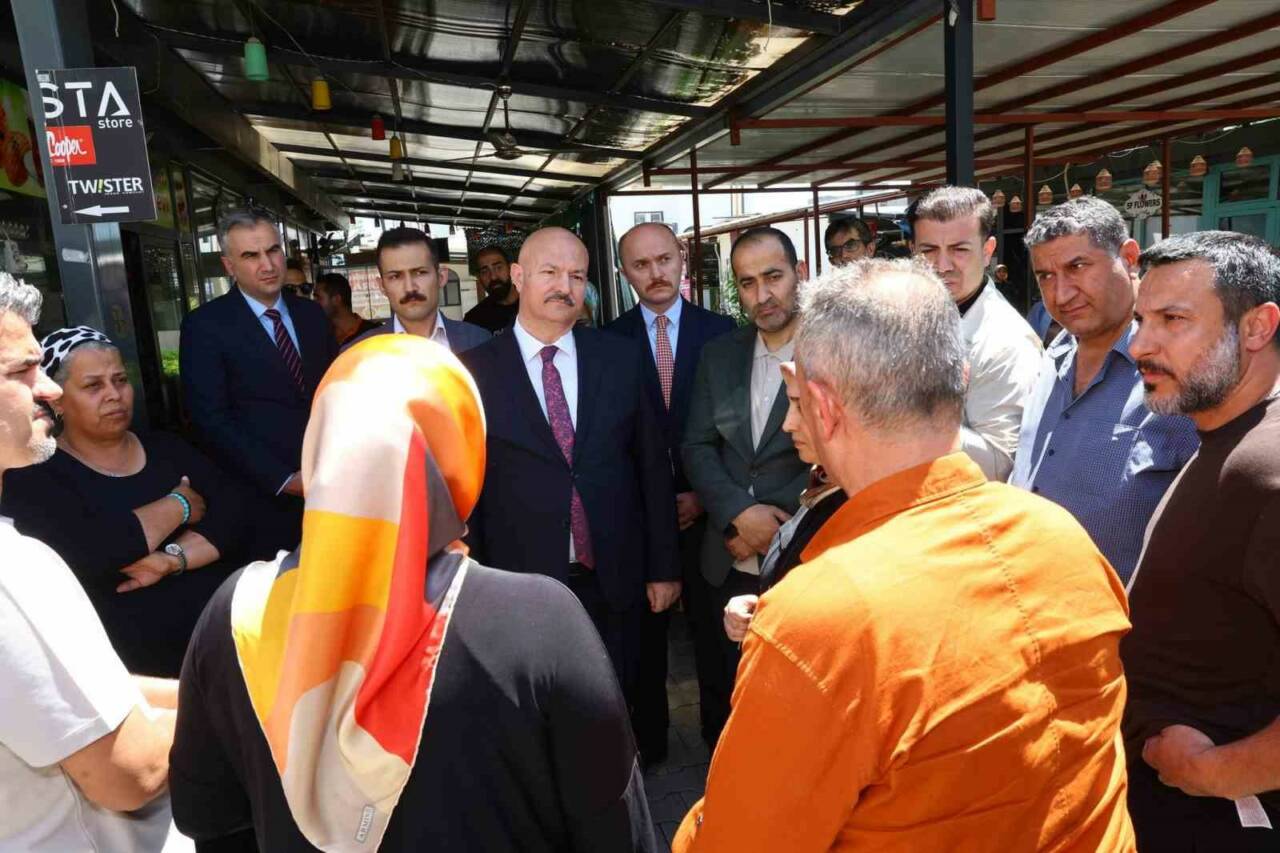 Adıyaman Valisi Abdullah Küçük, kent merkezinde bulunan Balıkesir Çarşısı’nı ziyaret