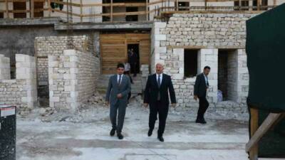 Adıyaman Valisi Abdullah Küçük, kentin önemli tarihi yapılarından biri olan