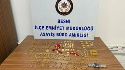 Besni'de 65 yaşındaki bir kadın, apartman girişinde bulduğu ve içerisinde