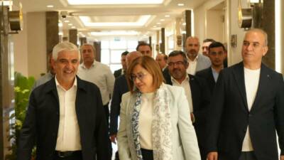 Yeni Dünya Vakfı Başkanı Mahmut Göksu ve beraberindeki heyet, Gaziantep’te