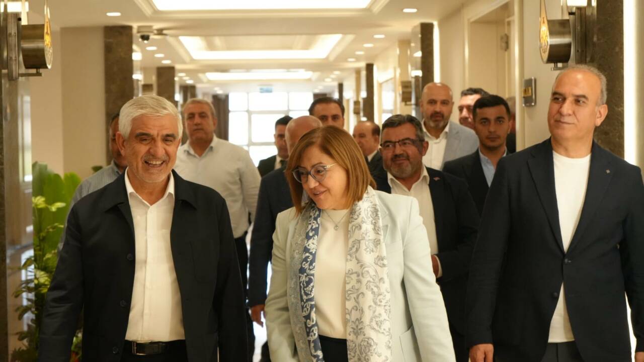 Yeni Dünya Vakfı Başkanı Mahmut Göksu ve beraberindeki heyet, Gaziantep’te