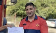 Mardin’in Nusaybin ilçesinde bir itfaiye aracı, otluk alan yangınına müdahale