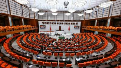 Görevdeki memurlara 2023 yılında verilen ancak emekli aylıklarına yansıtılmayan seyyanen