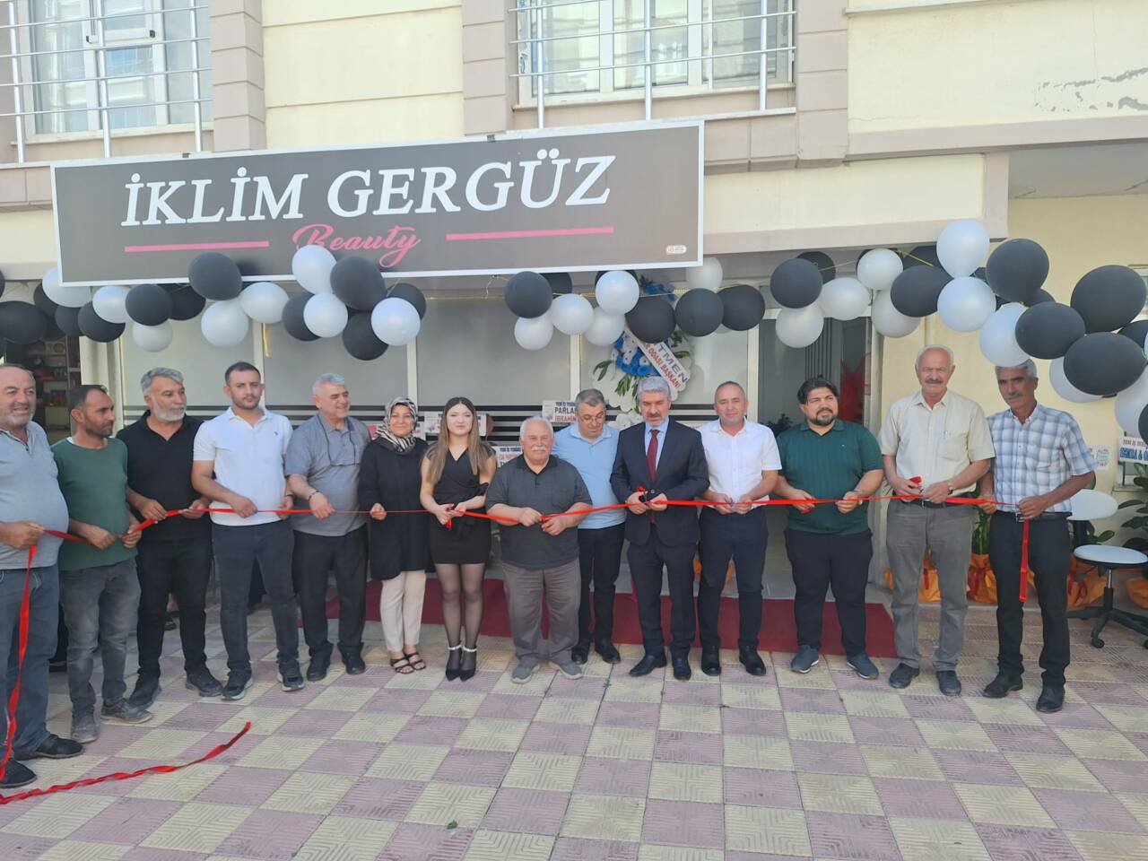 Besni Belediye Başkanı Reşit Alkan, Erdemoğlu Mahallesi'nde faaliyete başlayan İklim