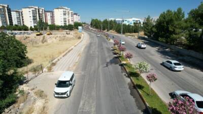 Adıyaman Belediyesi, kavurucu yaz sıcaklarına rağmen hayata geçirdiği modern sulama