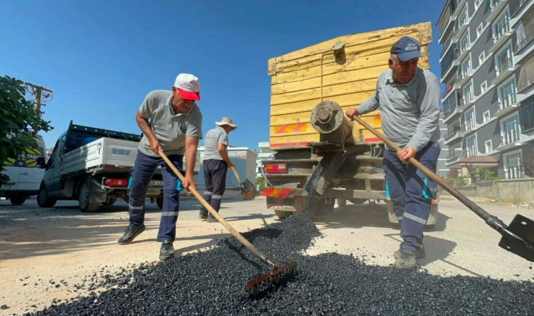 Adıyaman Belediyesi Fen İşleri Müdürlüğü ekipleri, kent genelinde ulaşım konforunu