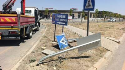 Adıyaman Belediyesi, kent genelinde trafik güvenliğini artırmak amacıyla hasar gören,