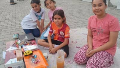 Adıyaman’da yaşayan Nergis ve Elif Ada isimli kız çocukları, yetim