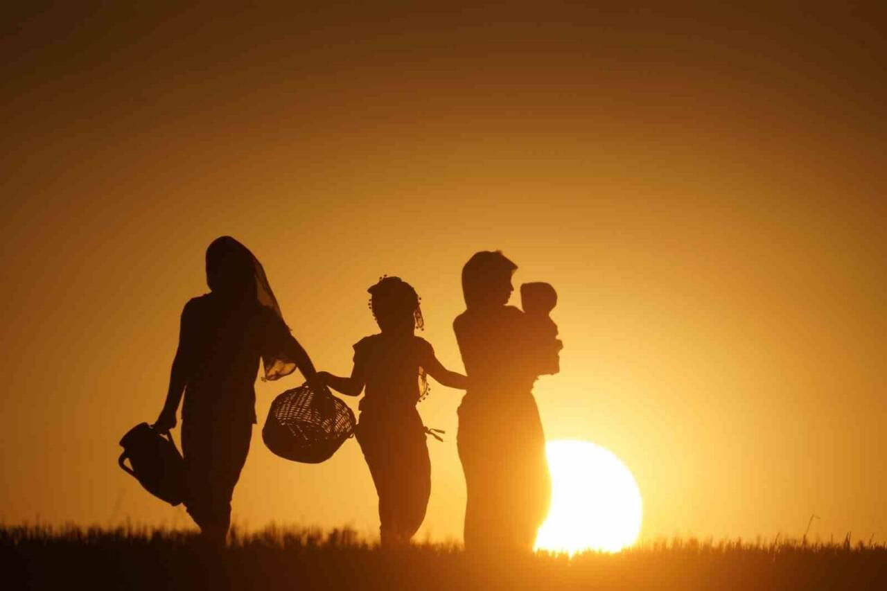 Adıyaman’da fotoğraf tutkunları, ‘Geyik Dolunayı’nda (Buck Moon) ‘Kadın ve çocuk’