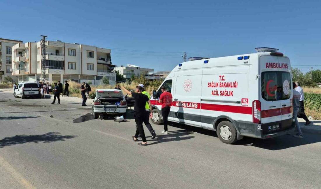Adıyaman'da, Yeşilyurt Mahallesi 3. Çevre Yolu üzerinde, kontrolünü kaybeden otomobil
