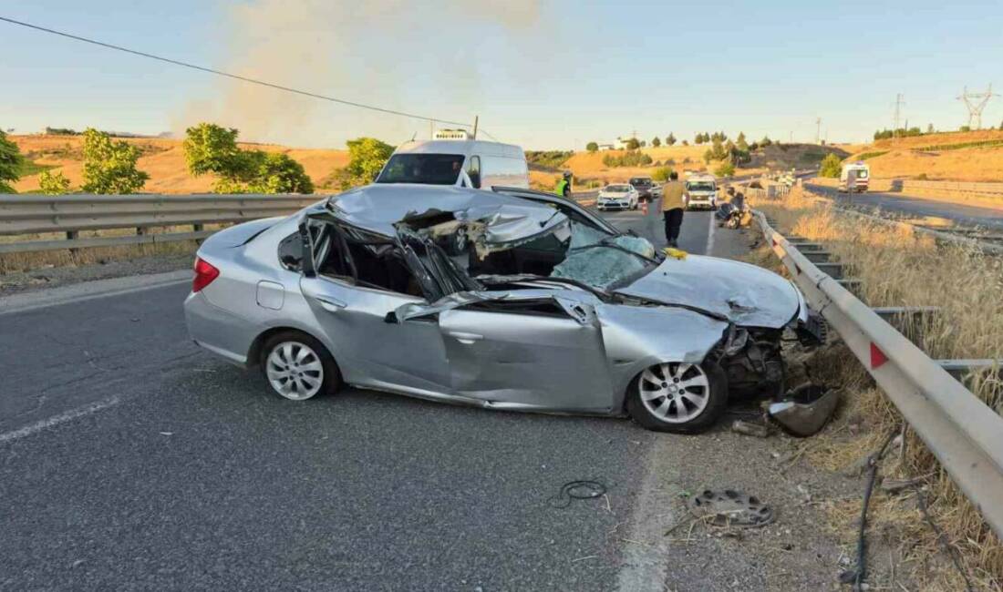 Adıyaman’da otomobilin tıra arkadan çarpması sonucu meydana gelen kazada 3