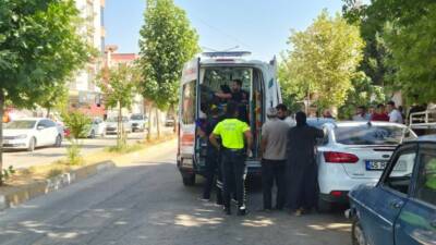 Adıyaman’da otomobilin çarptığı küçük çocuk yaralandı.