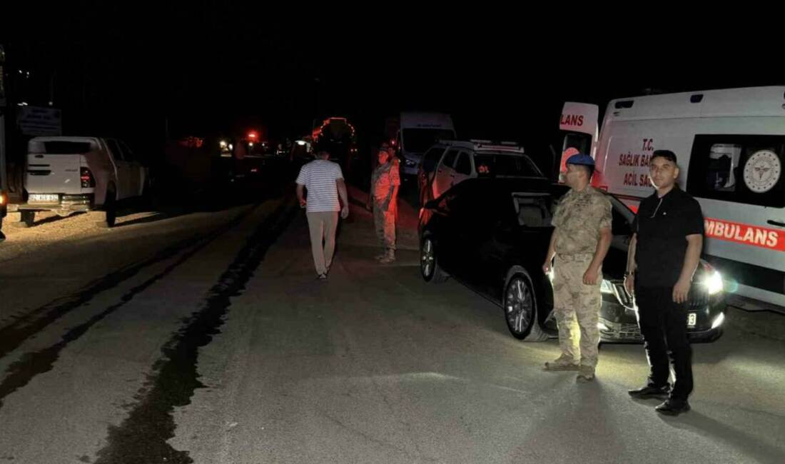 Adıyaman’da, elektrik tellerinden çıktığı tahmin edilen orman yangını, yoğun müdahaleler