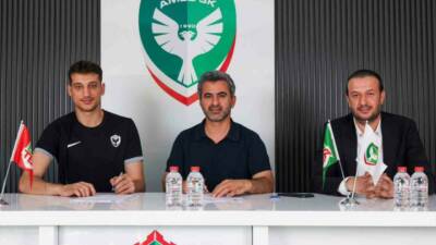Amed Sportif Faaliyetler, Gaziantep FK forması giyen kaleci Mustafa Burak
