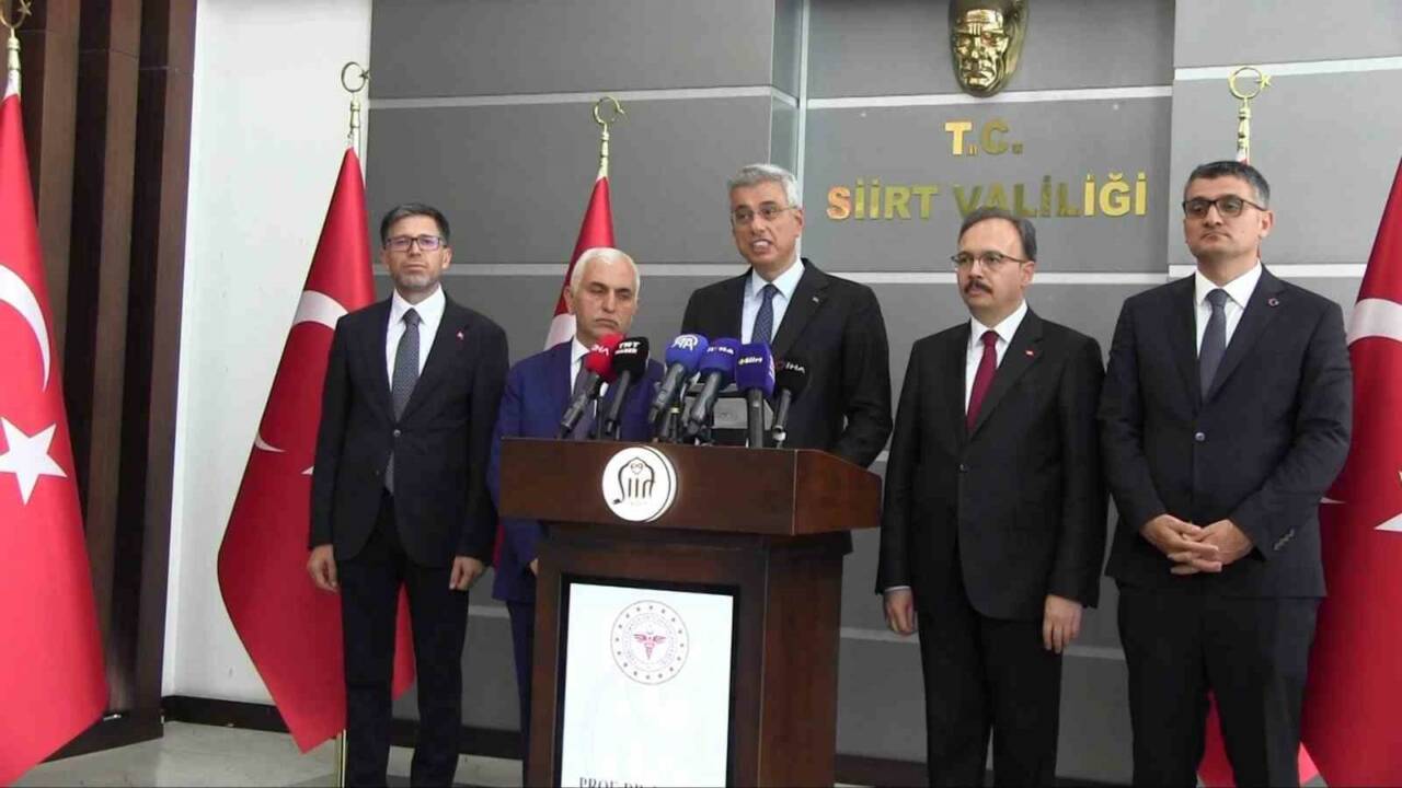 Sağlık Bakanı Prof. Dr. Kemal Memişoğlu, çeşitli programlara katılmak üzere