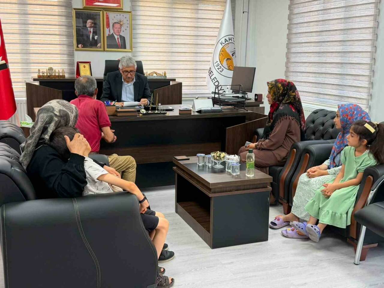 Adıyaman’ın Kâhta Belediye Başkanı Mehmet Can Hallaç, "Halk Buluşmaları" kapsamında