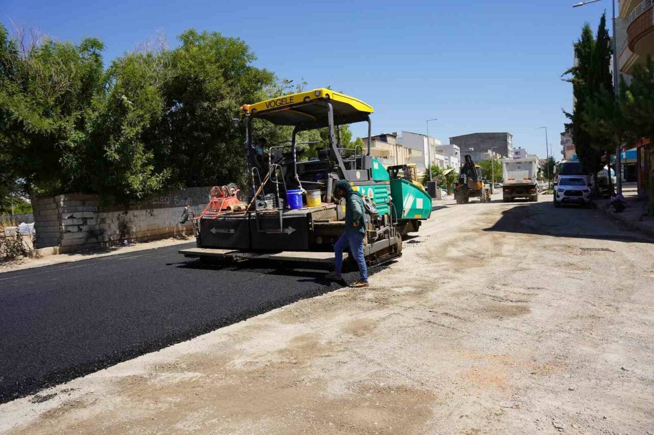 Adıyaman’ın Kahta ilçe Belediyesi, ilçe genelinde ulaşımı daha güvenli, konforlu