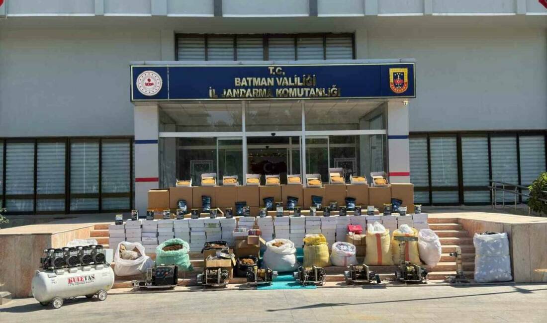 Batman’da jandarma ekiplerince düzenlenen kaçakçılık operasyonunda yüz binlerce makaron, yüzlerce