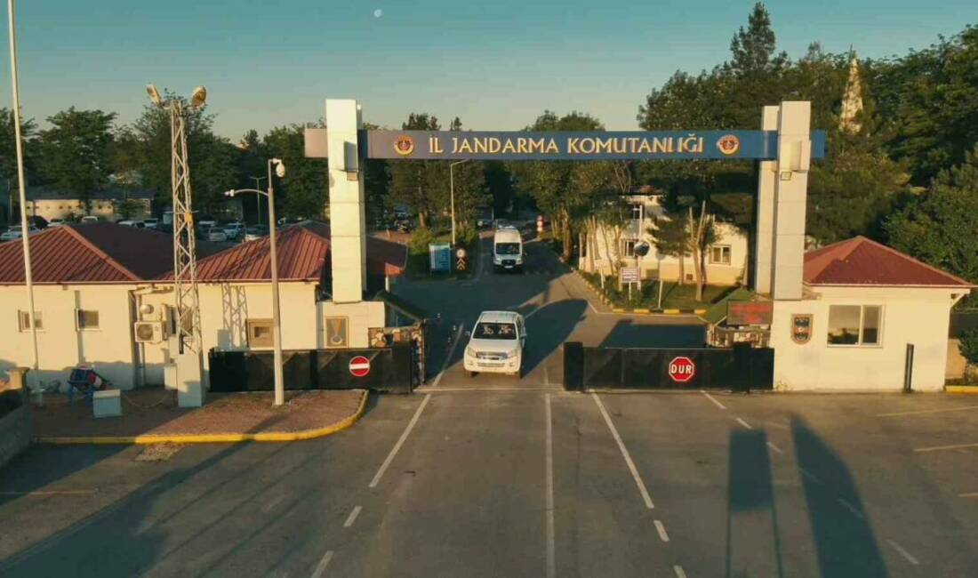 Batman İl Jandarma Komutanlığı Siber Suçlarla Mücadele Şube Müdürlüğü ekipleri,