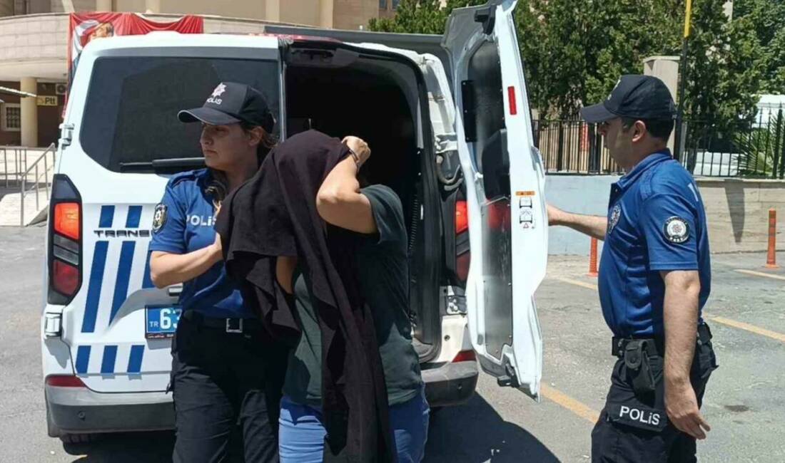 Bebek kaçırma iddiasıyla gözaltına alınan kadın adliyeye sevk edildi Hastanedeki yeni doğan bölümünden bebek kaçırmaya çalıştığı gerekçesiyle gözaltına alınan