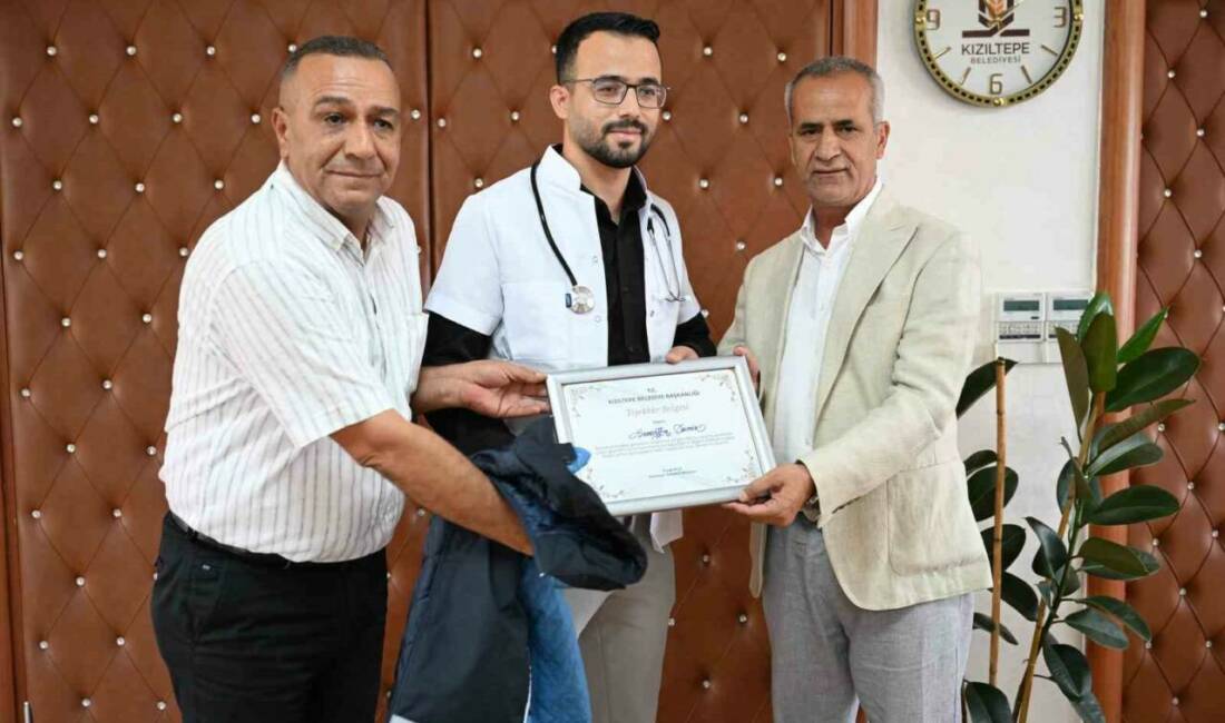 Mardin’in Kızıltepe İlçe Belediyesi Zabıta Müdürlüğünde görevliyken tıp fakültesini bitiren