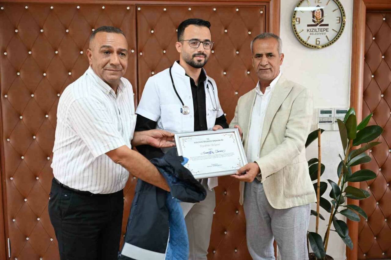 Mardin’in Kızıltepe İlçe Belediyesi Zabıta Müdürlüğünde görevliyken tıp fakültesini bitiren