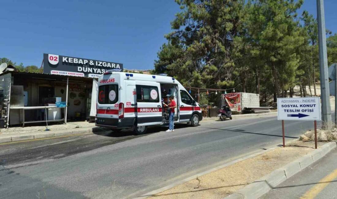 Devrilen motosikletteki 2 kişi yaralandı Adıyaman’da sürücüsünün direksiyon hakimiyetini kaybettiği motosikletin devrilmesi sonucu 2 kişi