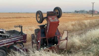 Şanlıurfa’nın Suruç ilçesinde kontrolden çıkarak şarampole devrildikten sonra ön kısmı
