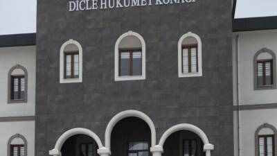 Diyarbakır’ın Dicle ilçesinde uyuşturucu satıcıları ile yasal zeminde mücadele ediliyor.