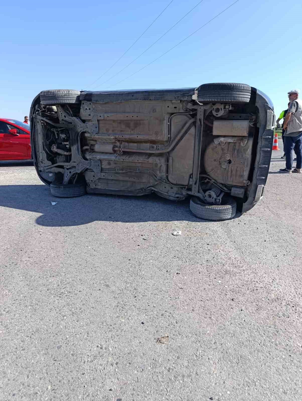 Diyarbakır’ın Çınar ilçesinde iki otomobilin çarpışması sonucu yaşanan trafik kazasında
