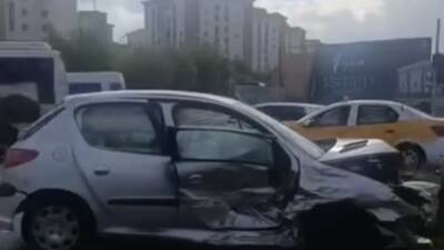 Diyarbakır’ın merkez Kayapınar ilçesinde iki otomobilin çarpıştığı kazada 3 kişi