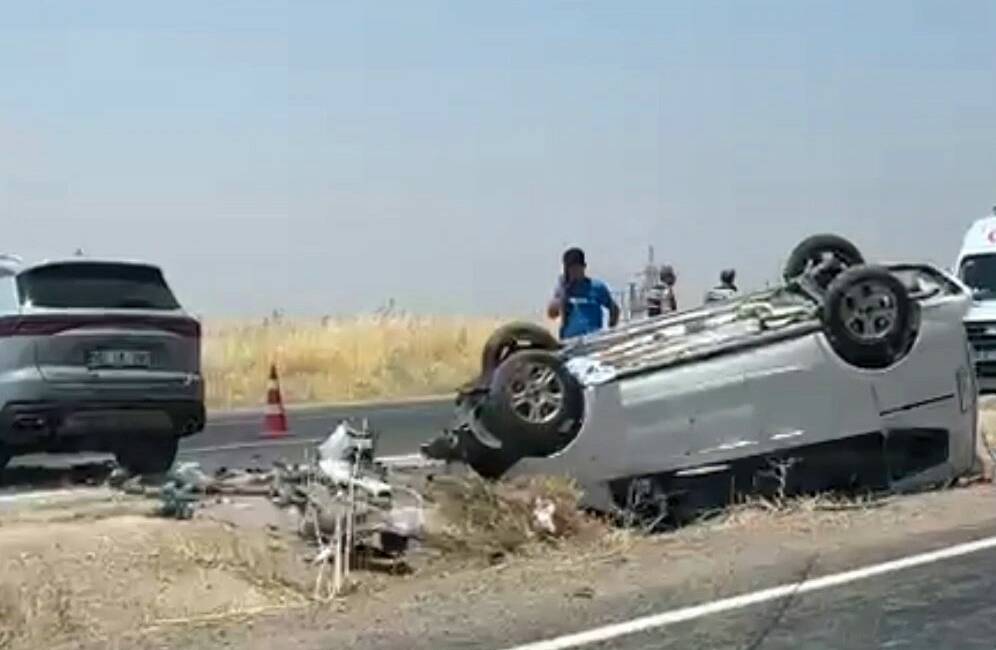Diyarbakır’ın Silvan ilçesinde iki otomobilin çarpıştığı kazada 9 kişi yaralandı.