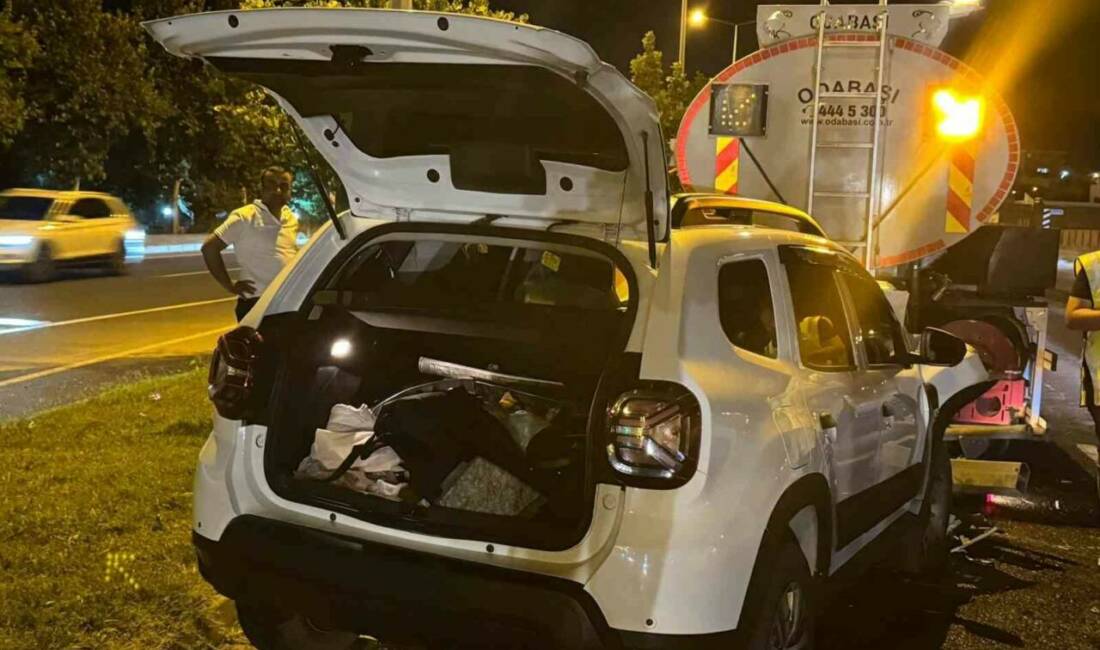 Diyarbakır’da trafik kazası: 3 yaralı Diyarbakır’ın Çınar ilçesinde otomobilin sulama aracına arkadan çarpması sonucu meydana