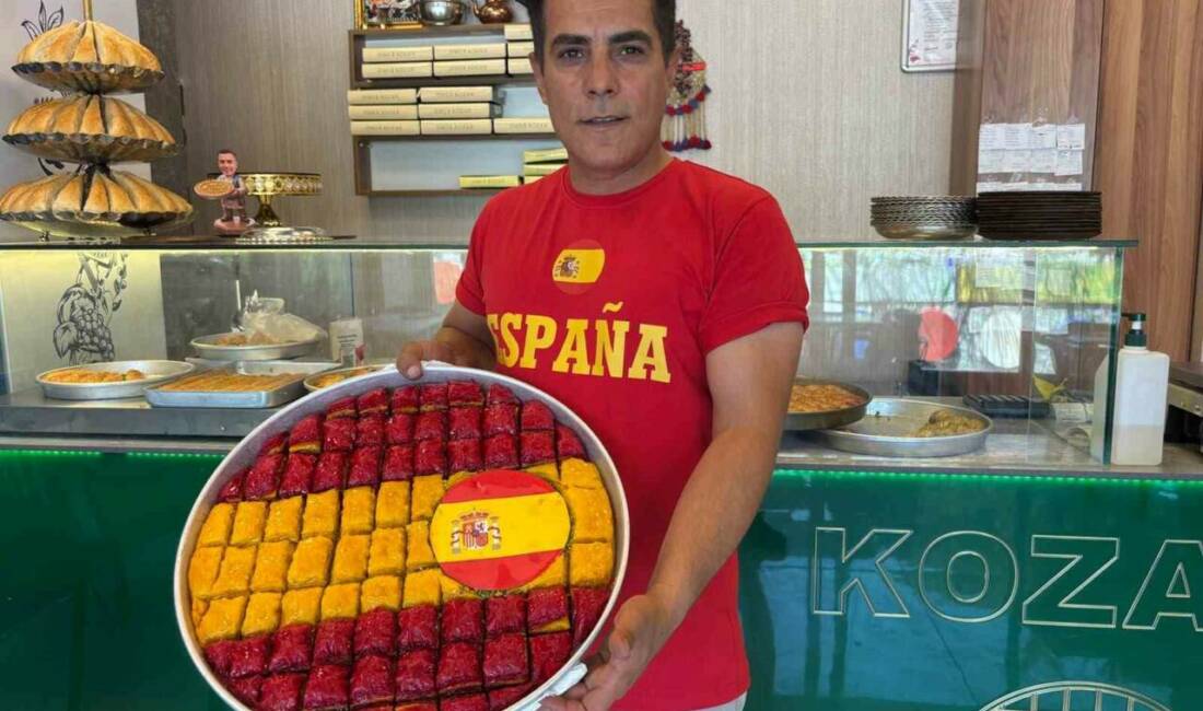 Dünyaca ünlü Gaziantep baklavası dünya şampiyonu İspanya renklerine büründü Gaziantepli baklava ustası Ömer Kozan, Arjantin’i 1-0 mağlup ederek dünya