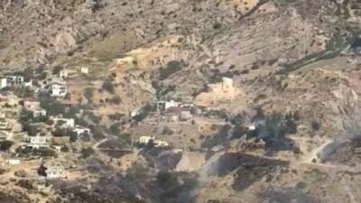 Adıyaman’ın Kahta ilçesinde eski Kahta Kalesi yakınlarında çıkan orman yangını