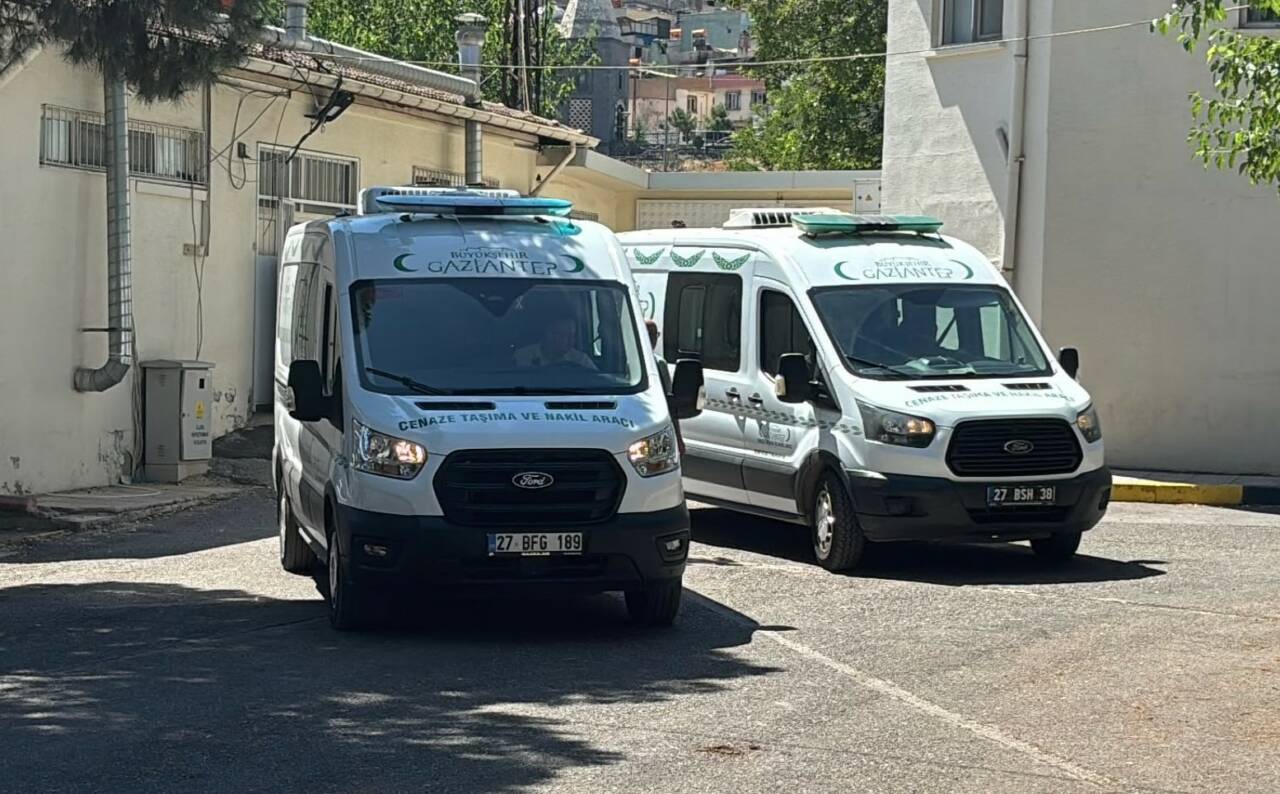 Gaziantep’in İslahiye ilçesinde evinin bahçesindeki havuzda hareketsiz halde bulunan 70