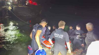 Adıyaman-Şanlıurfa il sınırında bulunan Fırat Nehri’nde su seviyesinin aniden yükselmesi