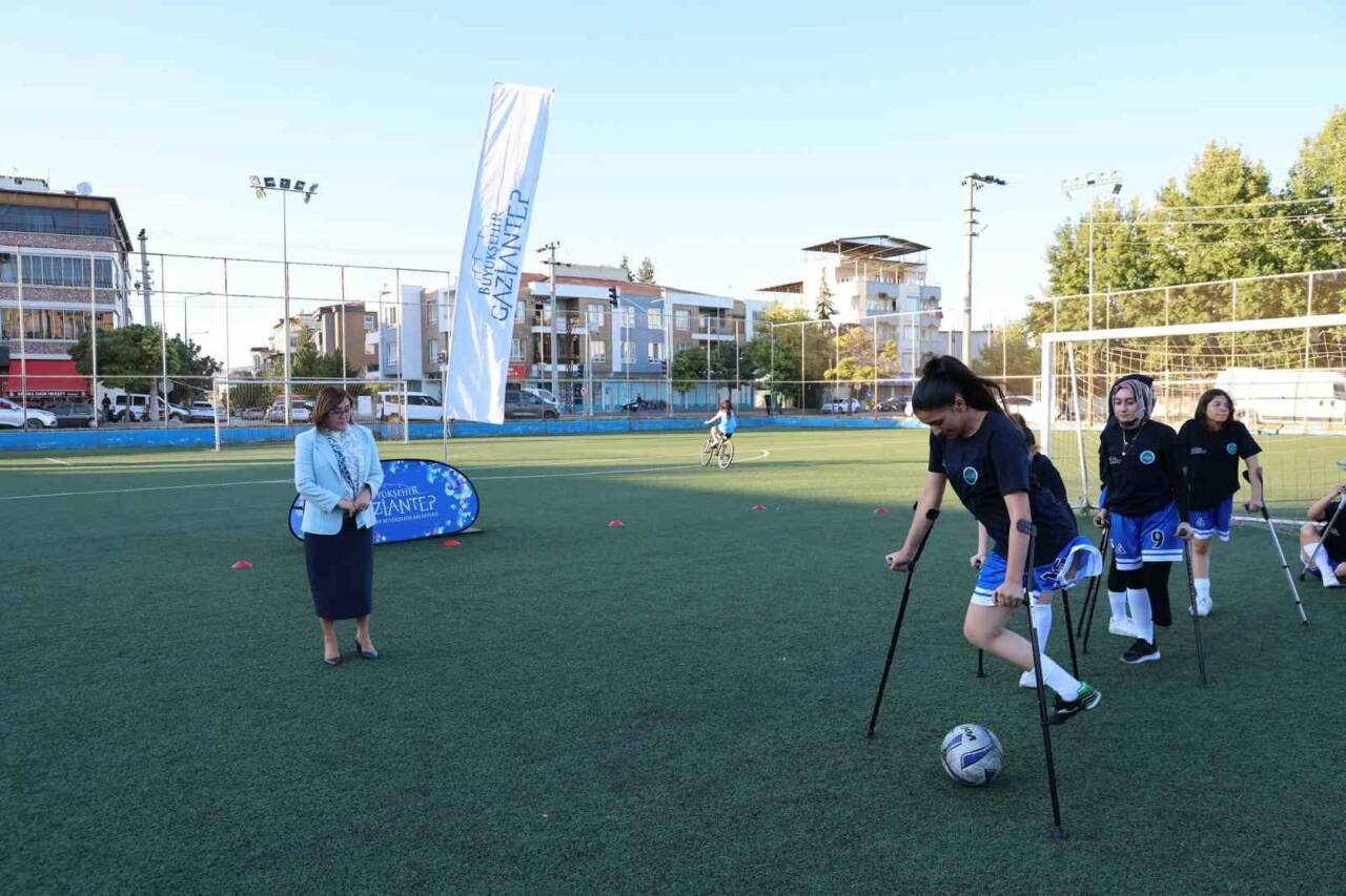 Gaziantep Büyükşehir Belediyesi, Türkiye’nin ilk Kadın Ampute Futbol Takımı’nı kurarak
