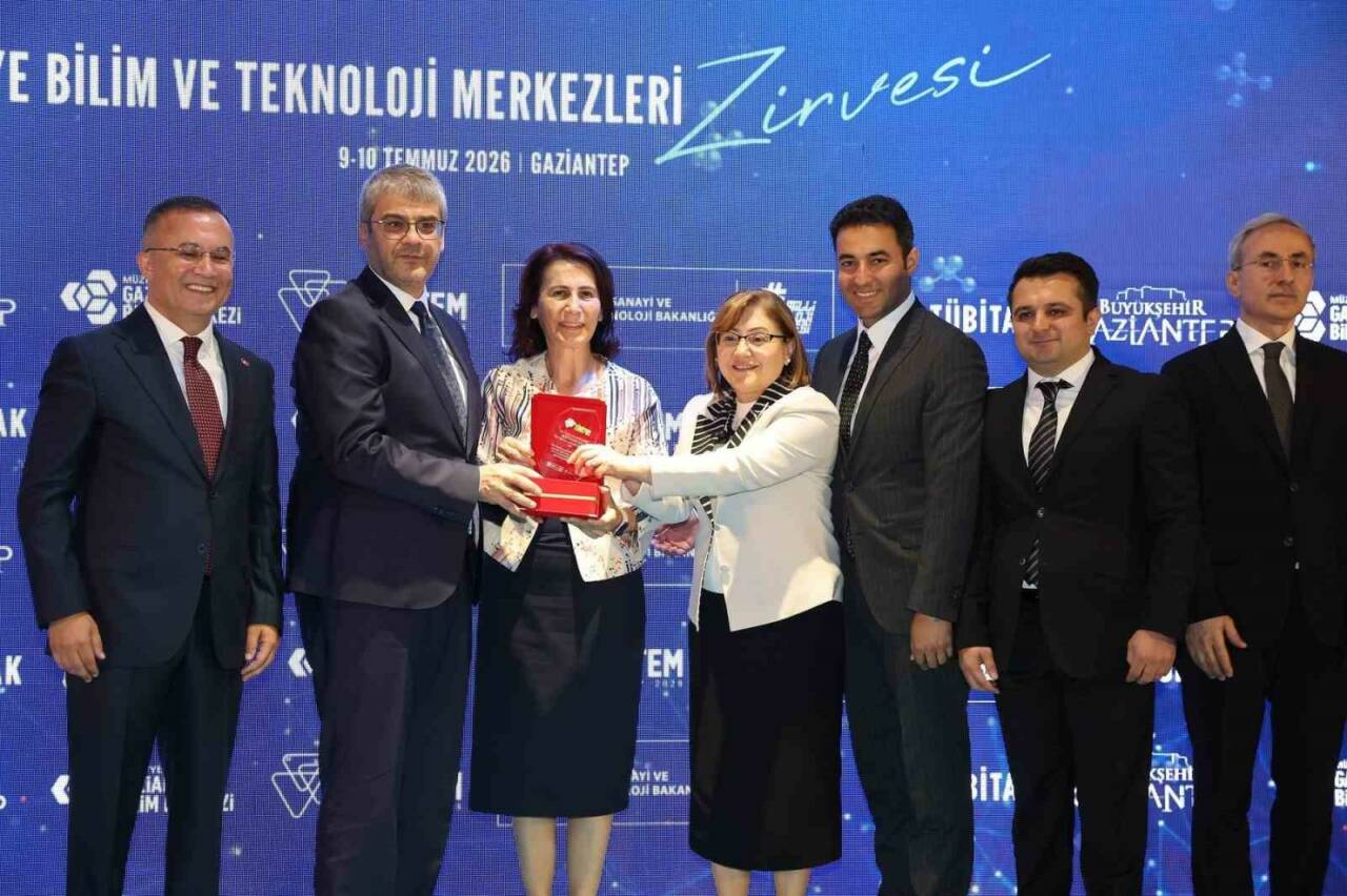 Gaziantep'te düzenlenen 5’inci Türkiye Bilim ve Teknoloji Merkezleri Zirvesi'nde, bilim