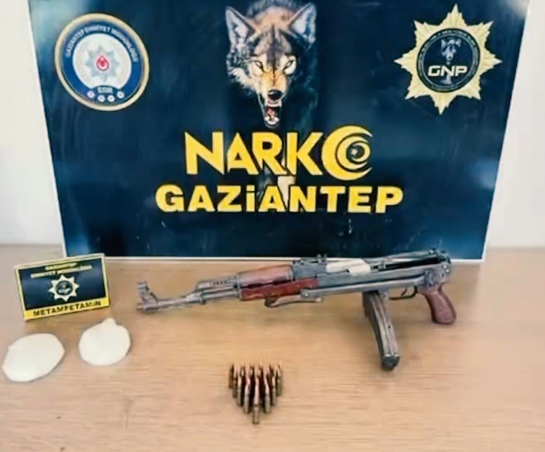 Gaziantep’te iki ayrı adrese yapılan operasyonda 3 adet ruhsatsız tüfek