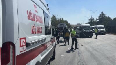 Gaziantep’te işçi servisinin tıra arkadan çarpması sonucu meydana gelen trafik