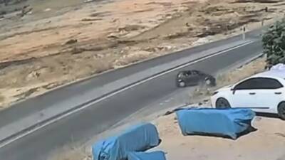 Gaziantep’te kontrolden çıkarak yol kenarındaki menfeze uçan araçtaki 3 kişi