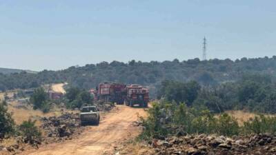 Gaziantep’in Şehitkamil ilçesi kırsalında çıkan orman yangınına ekiplerin müdahalesi sürüyor.