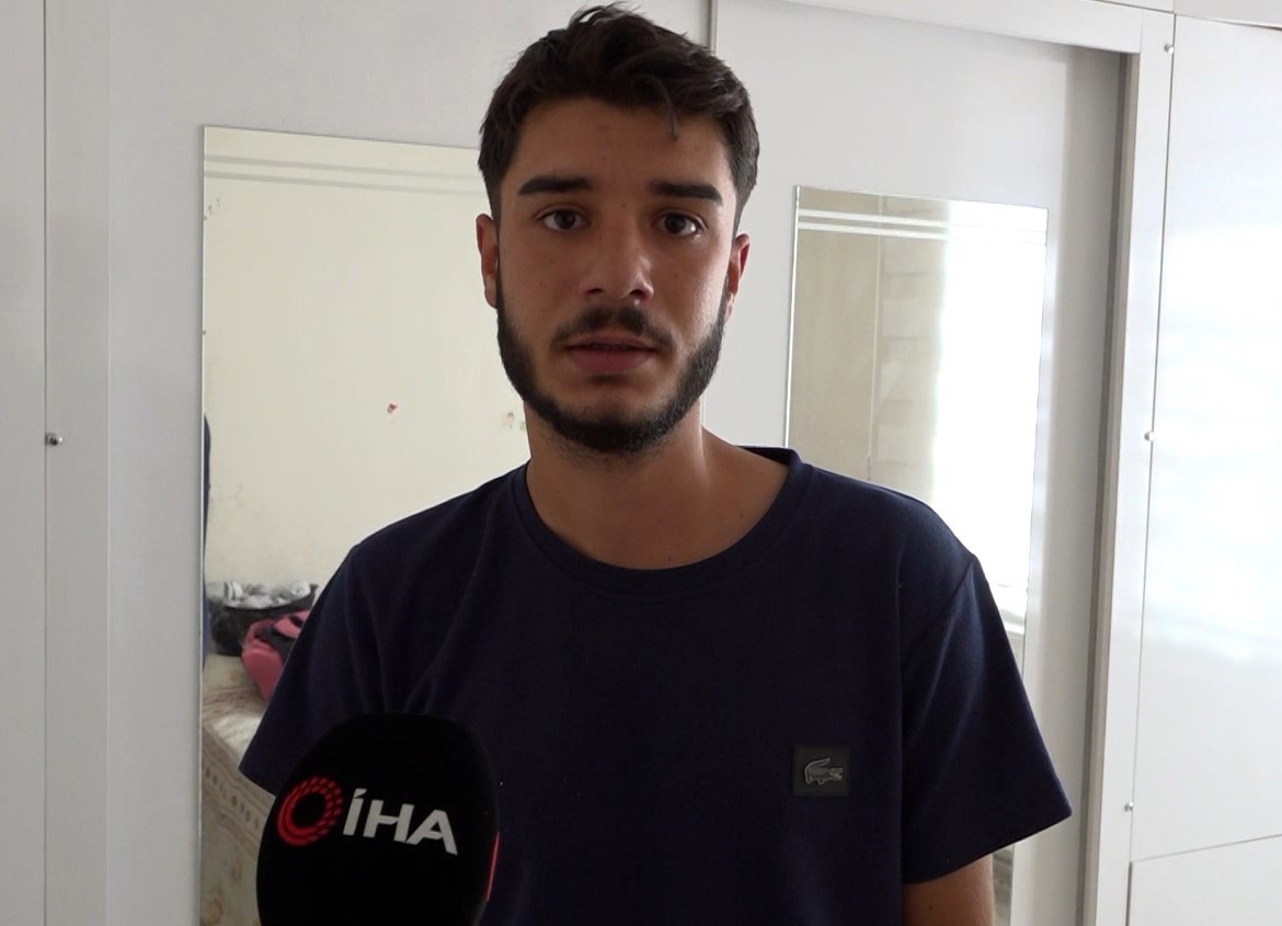 Tatile giden aileye hırsız şoku: 1 kilo altını çaldılar