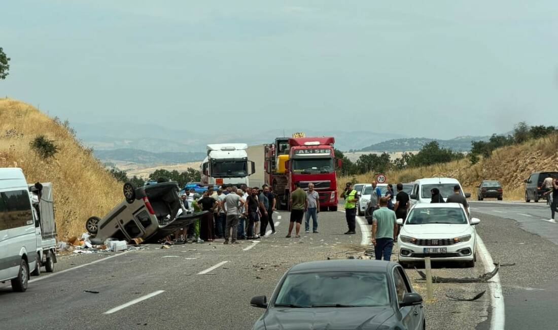 Gölbaşı'nda hafif ticari aracın kontrolden çıkması sonucunda meydana gelen kazada