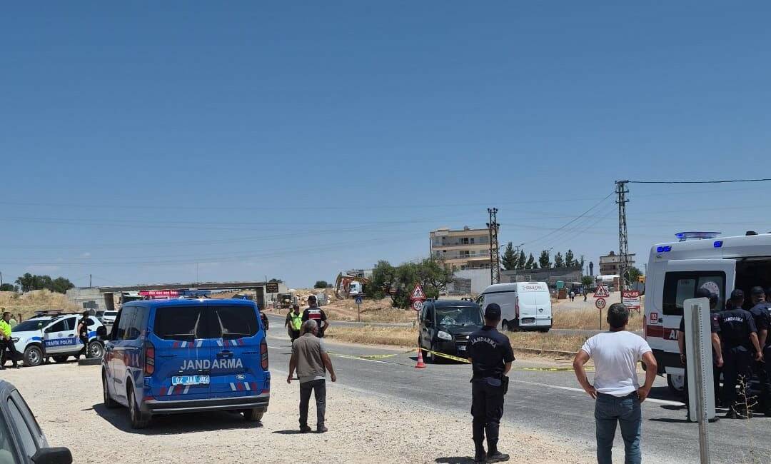 Adıyaman'ın Kahta ilçesinde bir hafif ticari aracın yayaya çarpması sonucu