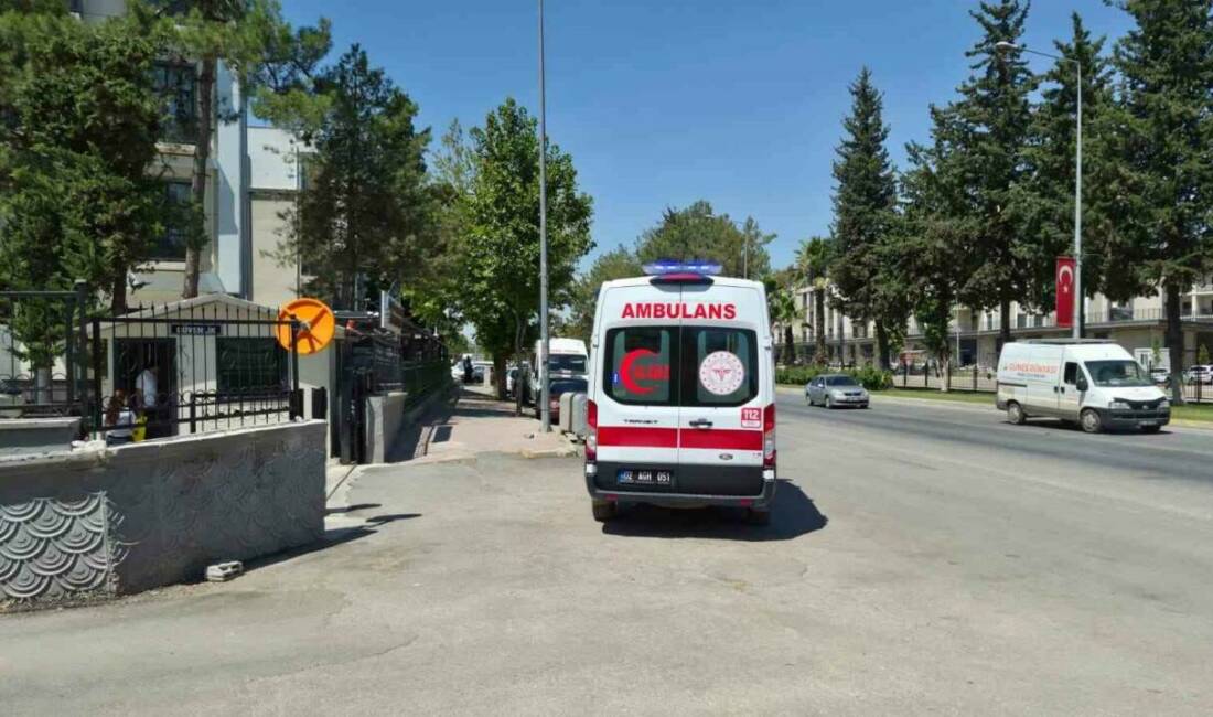 Adıyaman’da hafif ticari aracın çarptığı yaya yaralandı.